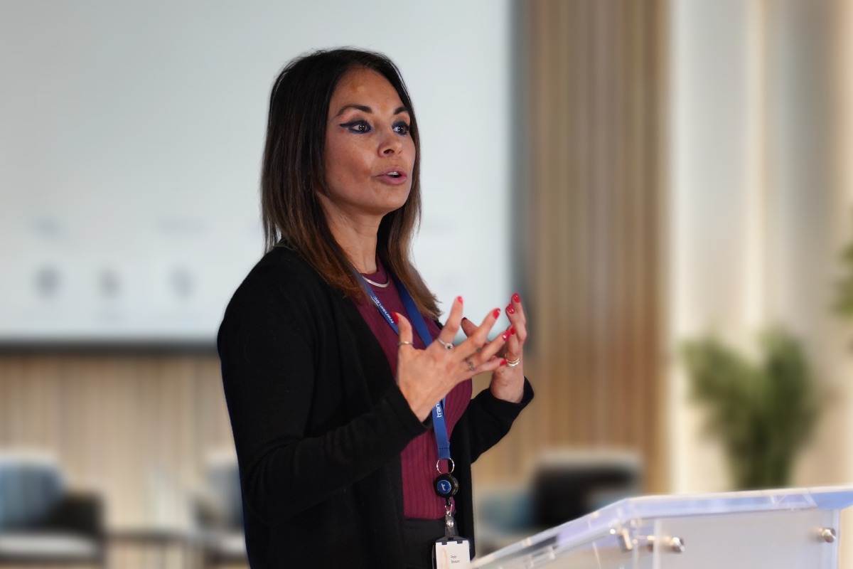 paola basaure transelec comunidades